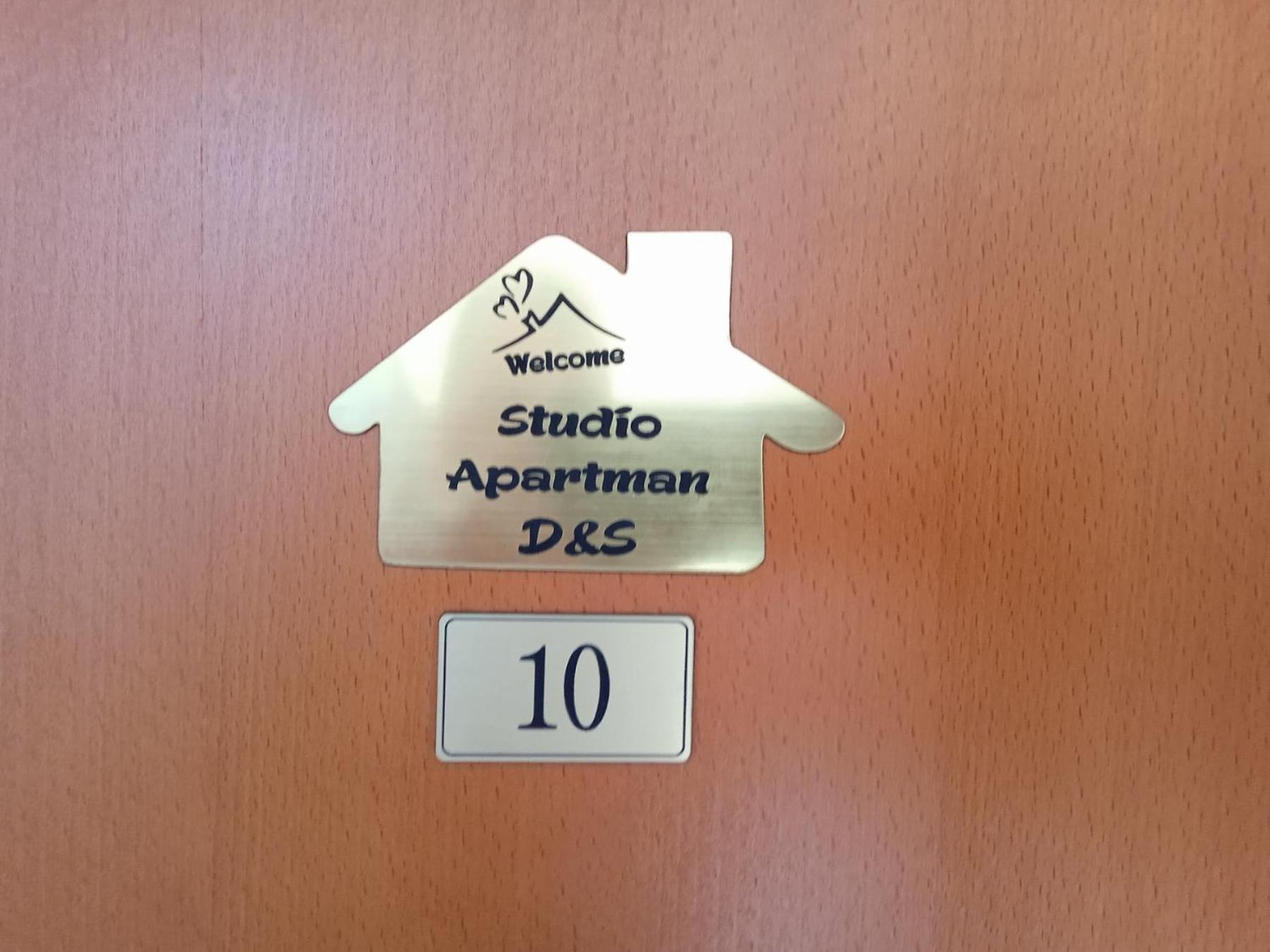 Studio Apartman D&S Плужине Экстерьер фото