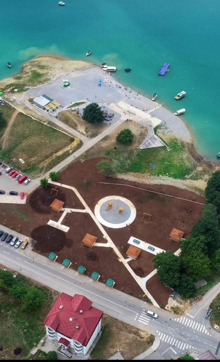 Studio Apartman D&S Плужине Экстерьер фото